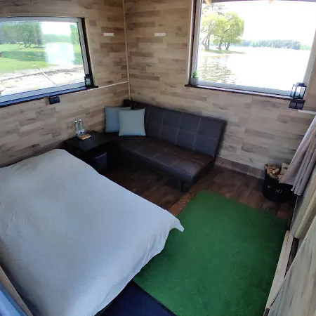 Laemmijaerve Parvsaun * Värska